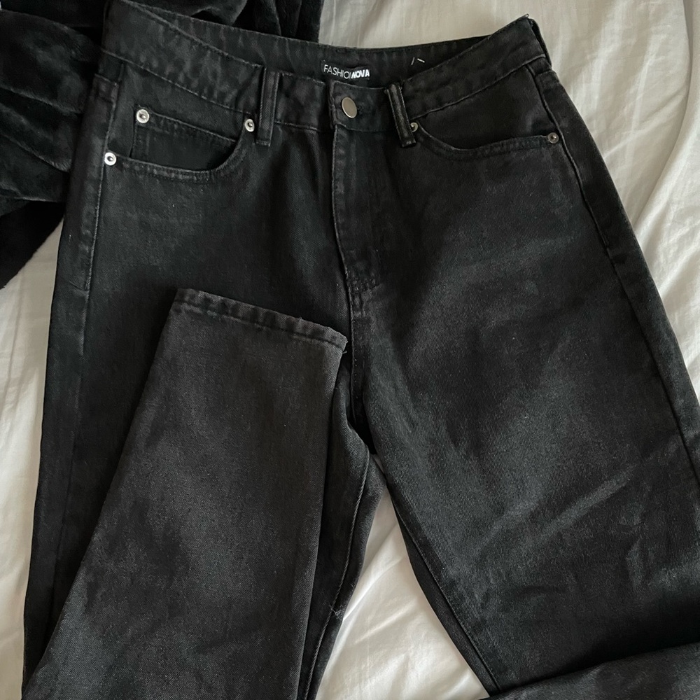 Fashion Nova Let’s rewind mom jeans SIZE 5